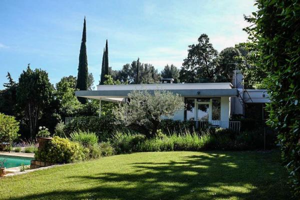 Appartement dans maison avec piscine et vue dgage