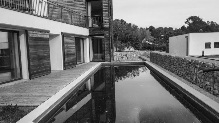Maison climatisée avec vue et piscine proche Avignon