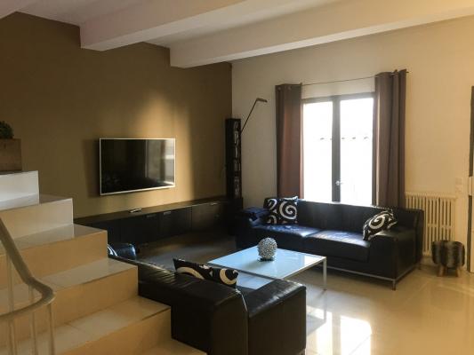 Maison climatis�e avec cour en Avignon extramuros